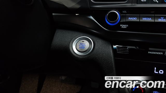 Hyundai AVANTE 2019 — photo 25