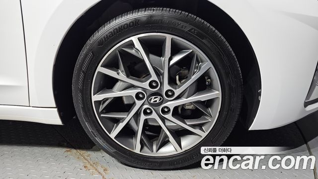 Hyundai AVANTE 2019 — photo 7