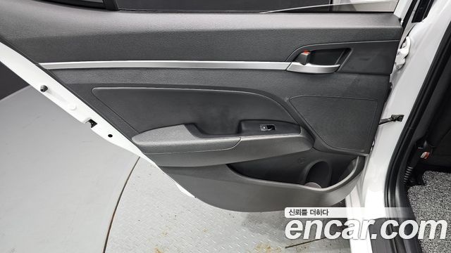 Hyundai AVANTE 2019 — photo 15