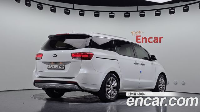Kia Canival 2016 — photo 2