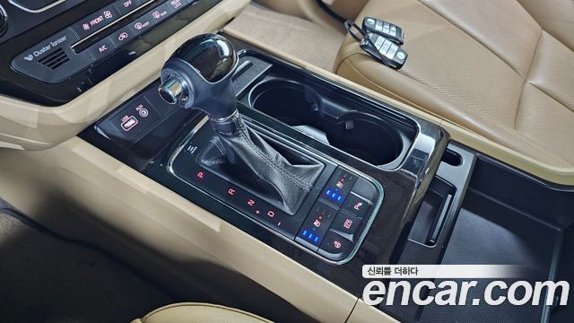 Kia Canival 2016 — photo 12