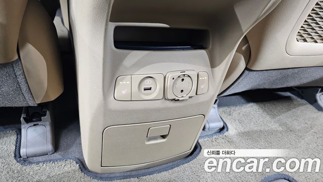 Kia Canival 2016 — photo 25