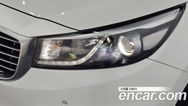 Kia Canival 2016 — photo 8