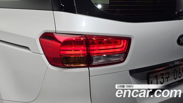 Kia Canival 2016 — photo 9