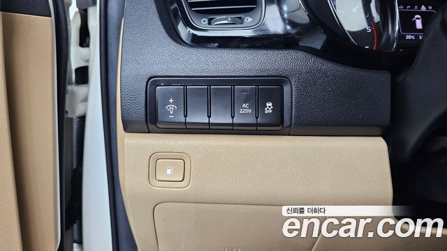 Kia Canival 2016 — photo 28