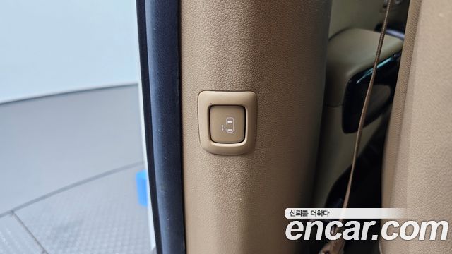 Kia Canival 2016 — photo 31