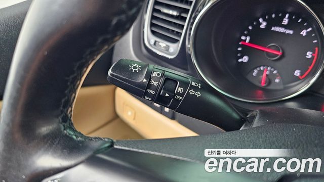 Kia Canival 2016 — photo 32