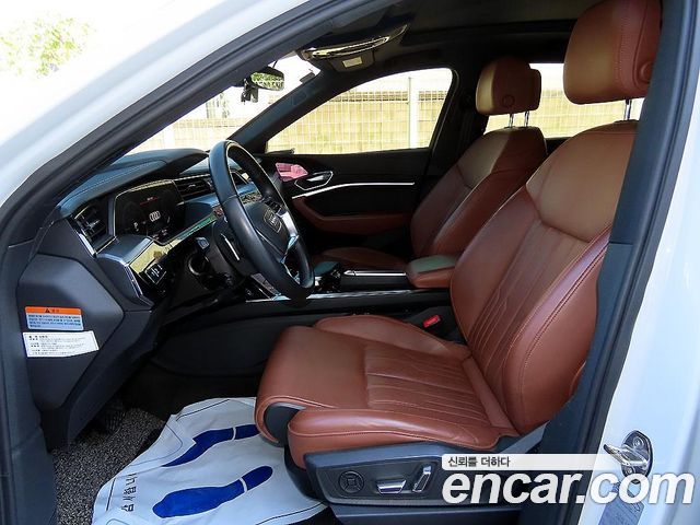 Audi e-tron 2021 — photo 5