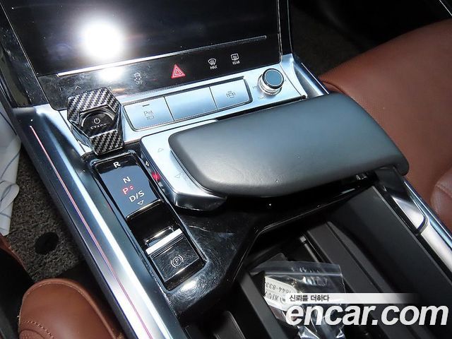 Audi e-tron 2021 — photo 11