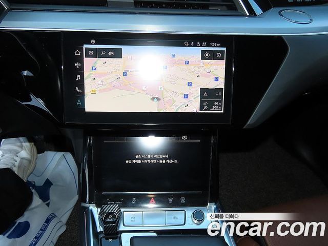 Audi e-tron 2021 — photo 13