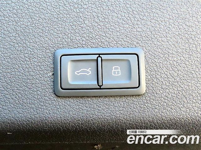 Audi e-tron 2021 — photo 15