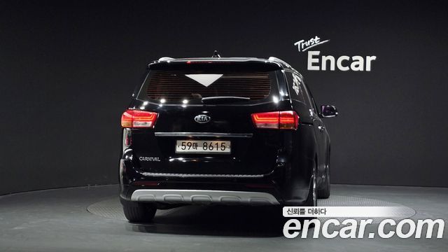 Kia Canival 2016 — photo 4