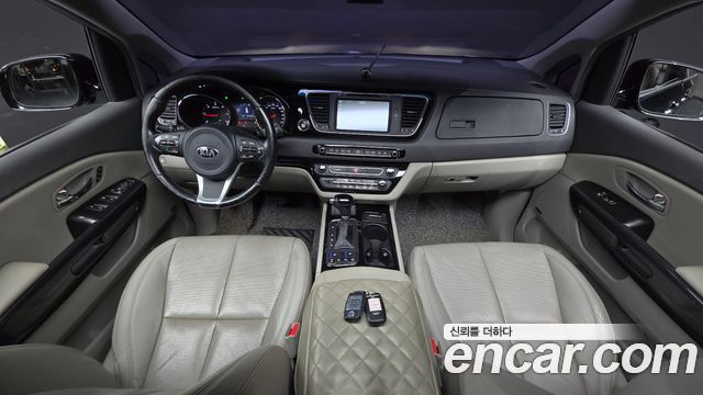 Kia Canival 2016 — photo 10