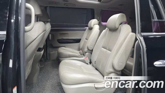 Kia Canival 2016 — photo 17