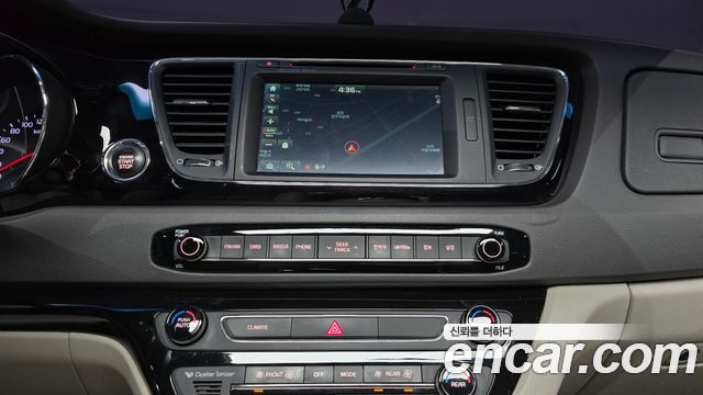 Kia Canival 2016 — photo 19