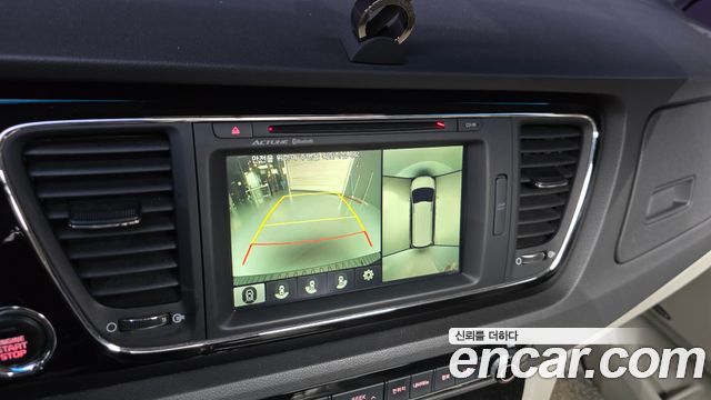 Kia Canival 2016 — photo 20
