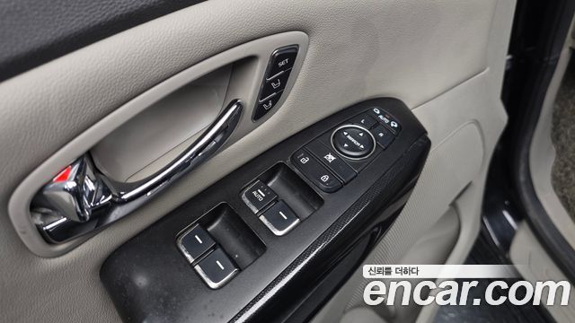 Kia Canival 2016 — photo 21