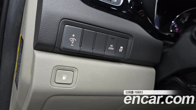 Kia Canival 2016 — photo 22