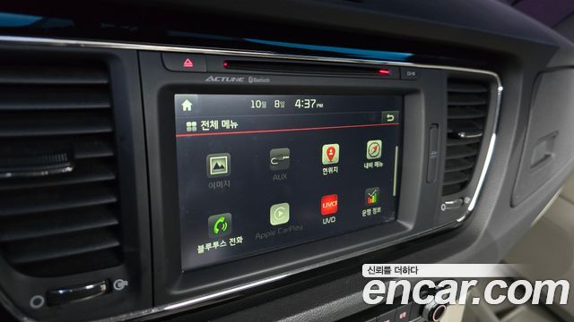 Kia Canival 2016 — photo 23