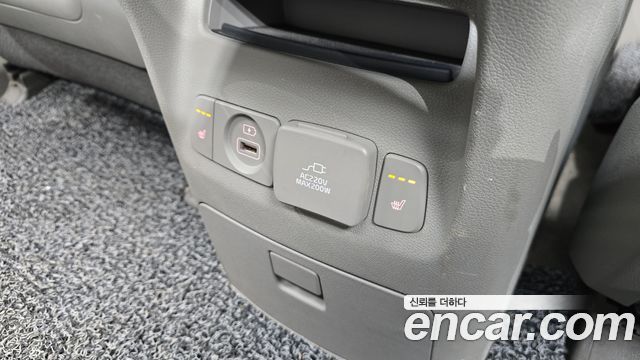 Kia Canival 2016 — photo 24