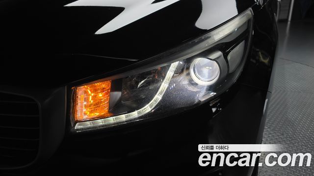 Kia Canival 2016 — photo 8