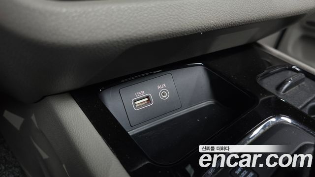 Kia Canival 2016 — photo 30