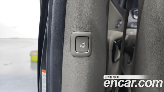 Kia Canival 2016 — photo 31