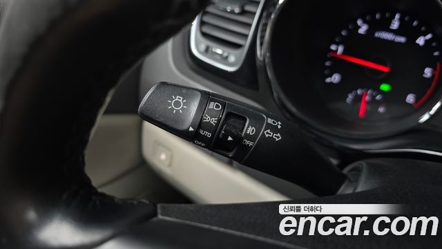 Kia Canival 2016 — photo 33
