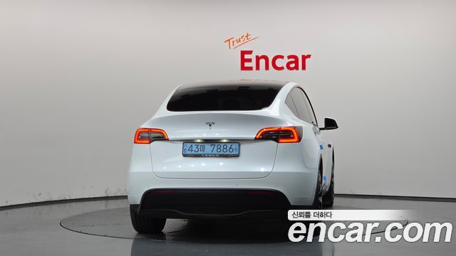 Tesla Model Y 2022 — photo 4