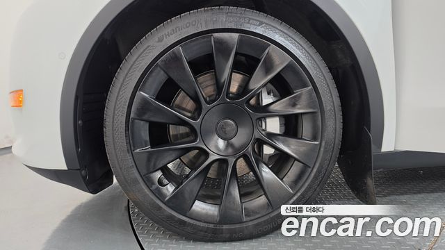 Tesla Model Y 2022 — photo 5