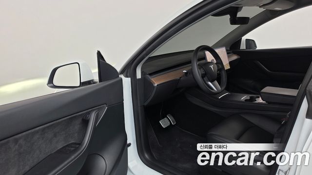 Tesla Model Y 2022 — photo 10