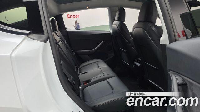 Tesla Model Y 2022 — photo 11