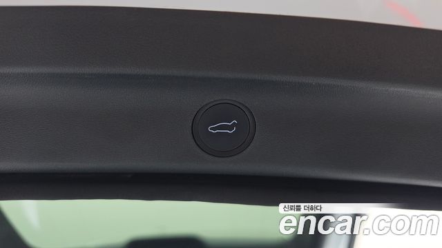 Tesla Model Y 2022 — photo 16