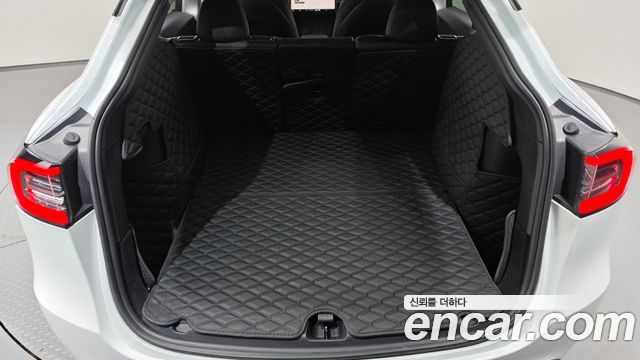 Tesla Model Y 2022 — photo 17