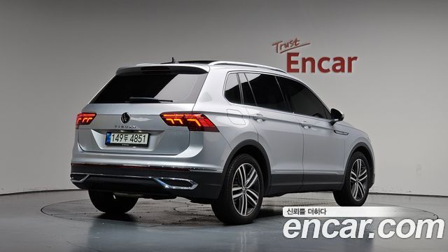 Volkswagen Tiguan 2022 — photo 2