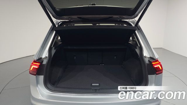 Volkswagen Tiguan 2022 — photo 26
