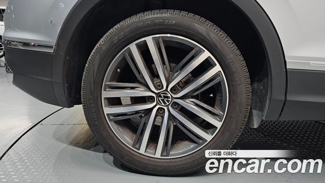 Volkswagen Tiguan 2022 — photo 7