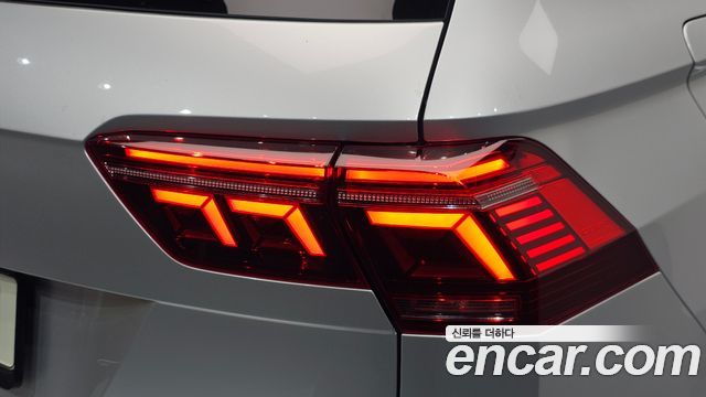 Volkswagen Tiguan 2022 — photo 9