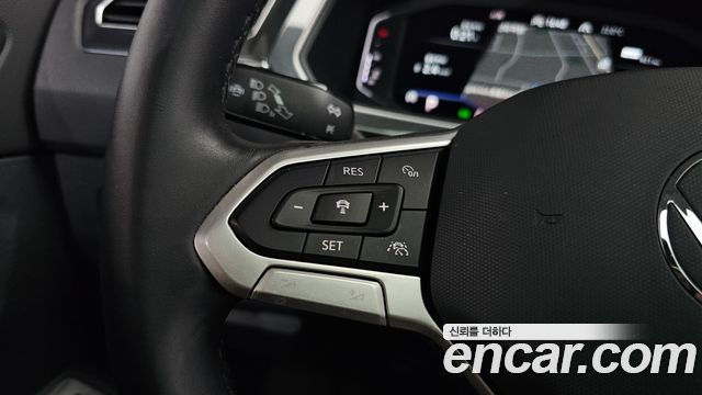 Volkswagen Tiguan 2022 — photo 36