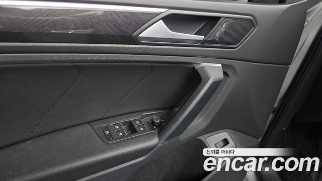 Volkswagen Tiguan 2022 — photo 37