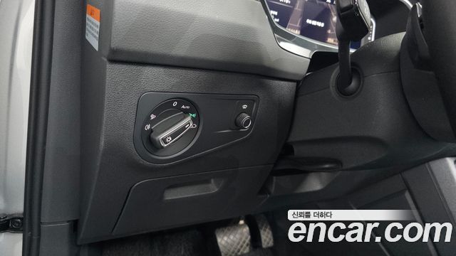 Volkswagen Tiguan 2022 — photo 38