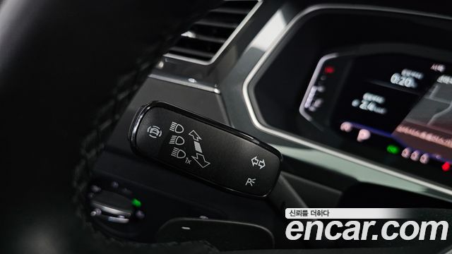 Volkswagen Tiguan 2022 — photo 40