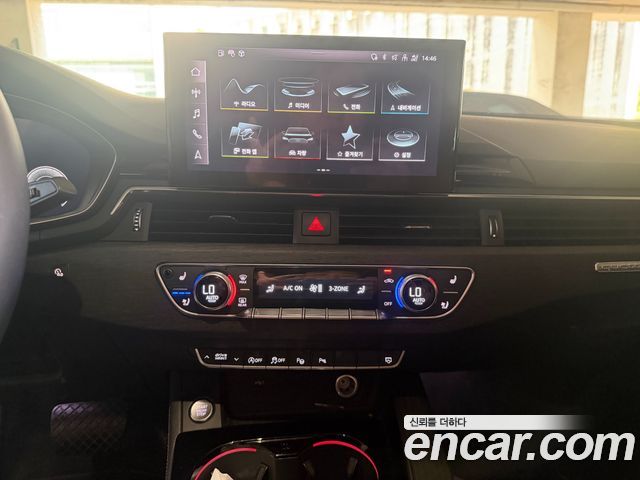 Audi A4 2023 — photo 12