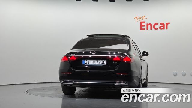 Mercedes-Benz E-Class 2024 — photo 4