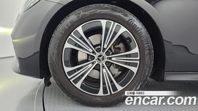 Mercedes-Benz E-Class 2024 — photo 5