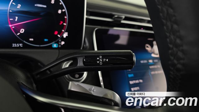 Mercedes-Benz E-Class 2024 — photo 9