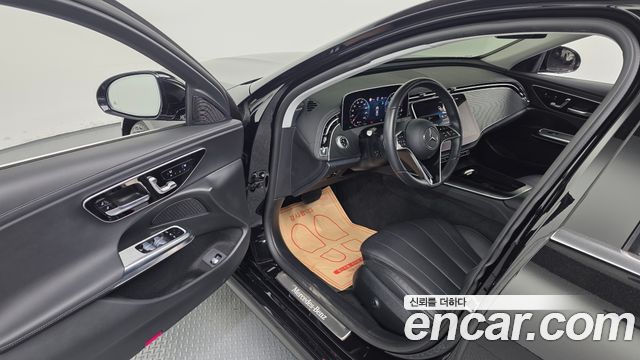 Mercedes-Benz E-Class 2024 — photo 10