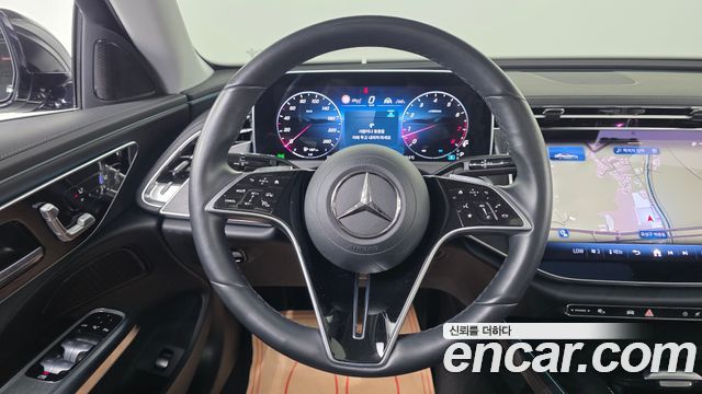 Mercedes-Benz E-Class 2024 — photo 13