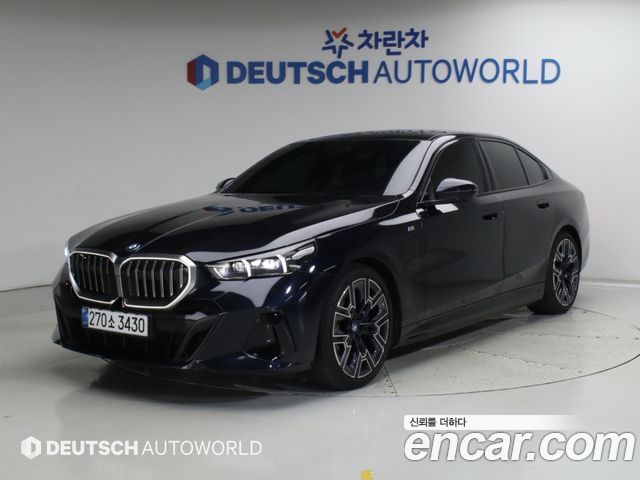 BMW 5-Series 2025 — photo 1