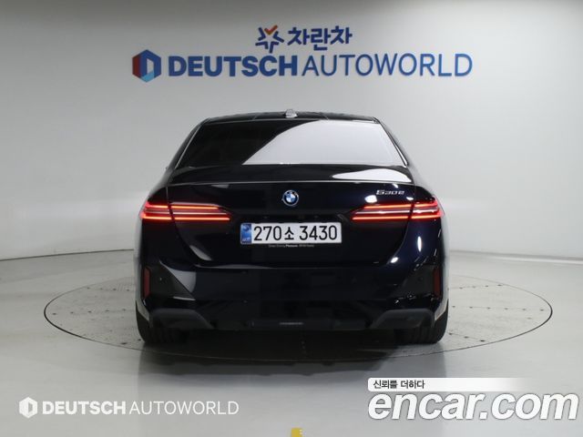 BMW 5-Series 2025 — photo 4